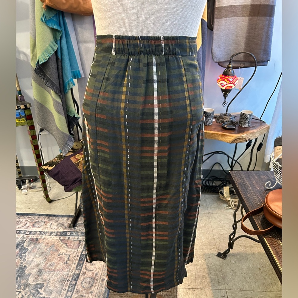 Bridge & Burn Sustainable High-Waist Olive Green Plaid Button-Front Midi Skirt - Picture 4 of 6